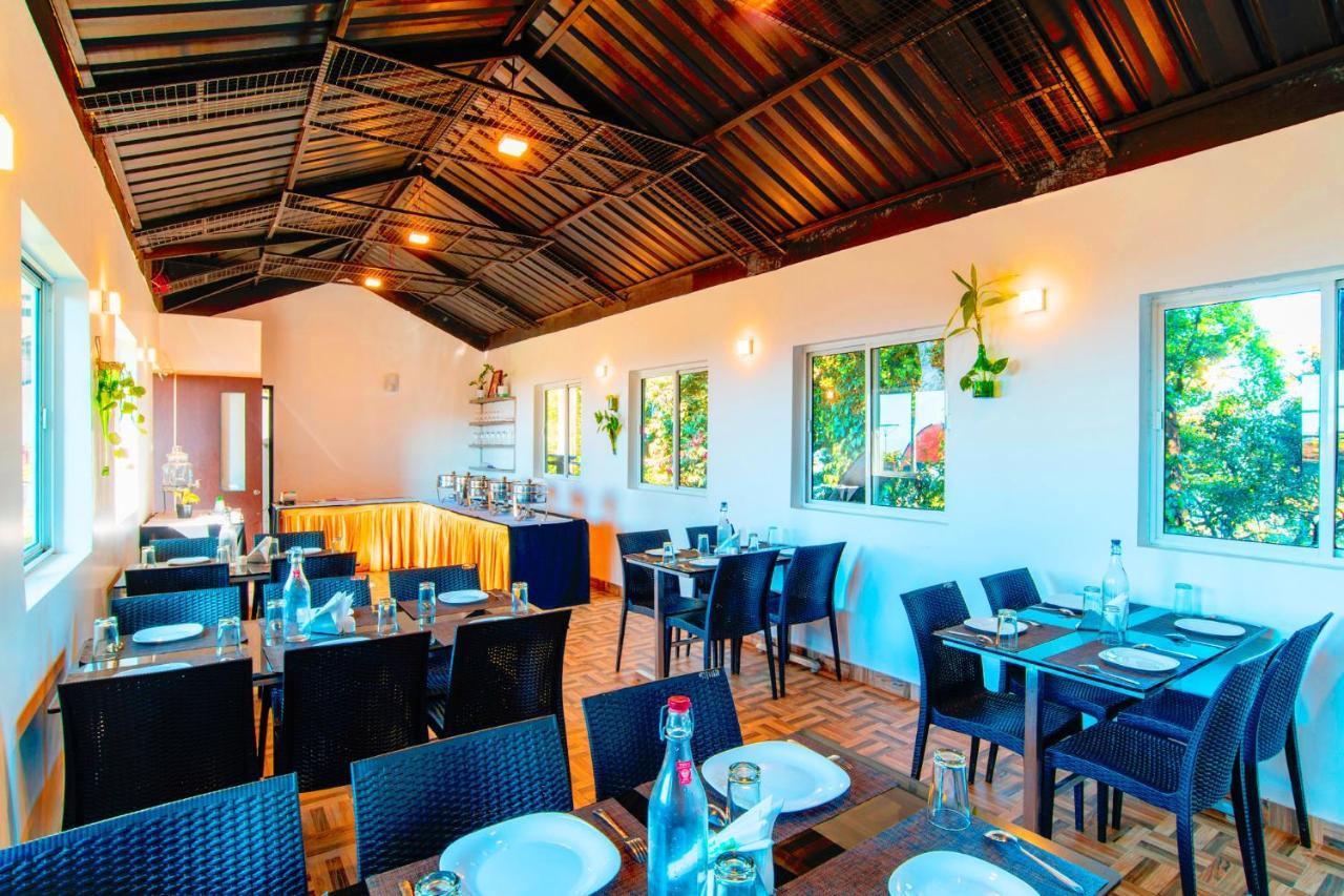 Forest County Hotel Munnar Buitenkant foto