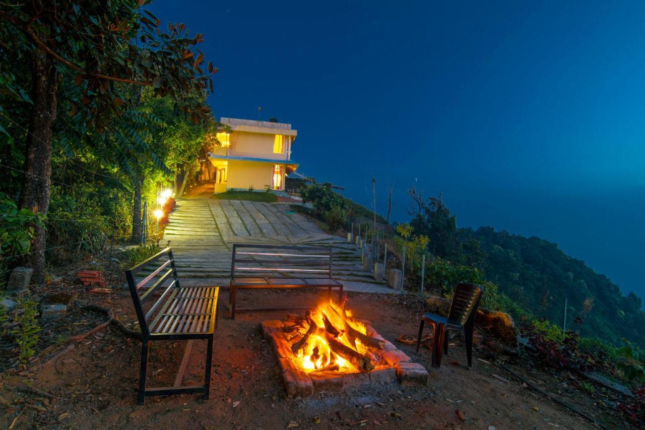 Forest County Hotel Munnar Buitenkant foto