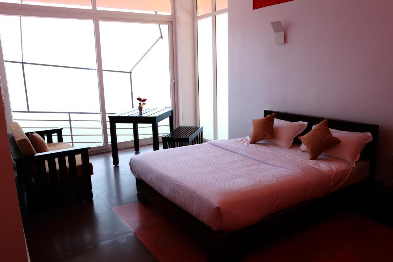 Forest County Hotel Munnar Buitenkant foto